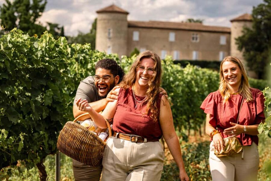 Picnic at the Château de la Selve - Scenic Picnic Spot by the Castle Walls