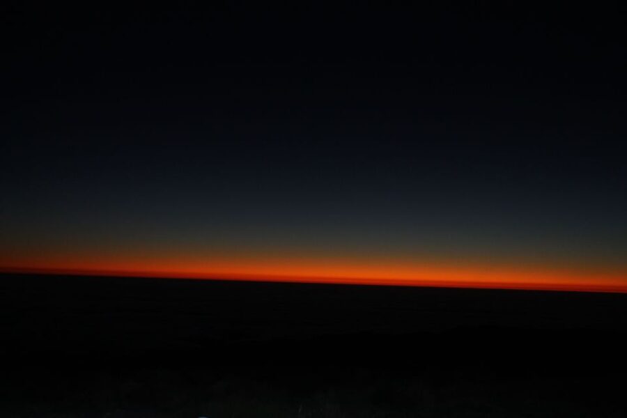 Pico do Arieiro: Private 4x4 Sunrise Trip with Hot Drinks - The Unique Charm of the Sunrise at Pico do Arieiro