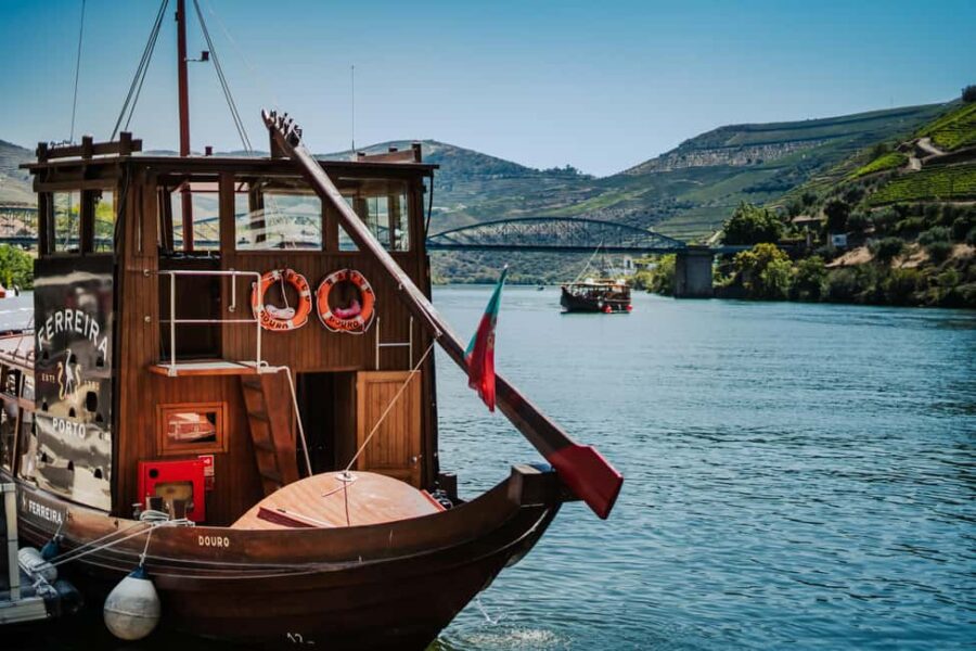 Pinhão Experience: Wine Tasting, Lunch, and Rabelo Boat - Scenic River Cruise on the Douro with the Rabelo Boat