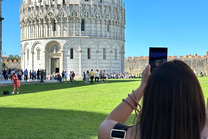 Pisa and Lucca Tour from Florence with the Leaning Tower access - Starting with Pisa: The World-Famous Leaning Tower and Piazza dei Miracoli