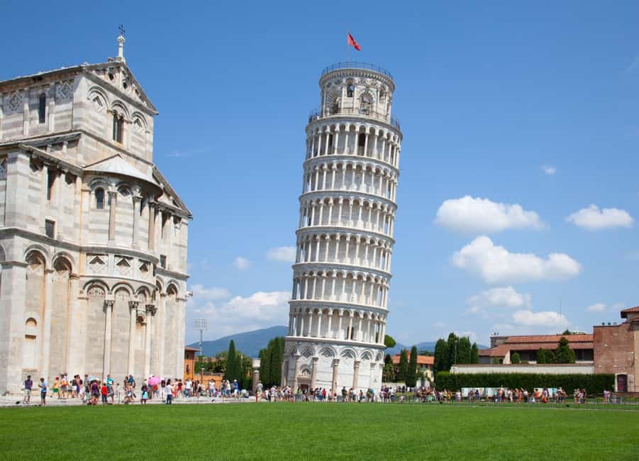 Pisa Leaning Tower Tour: Outside Guide & Museum Access - The Outdoor Guided Briefing Outside the Leaning Tower of Pisa