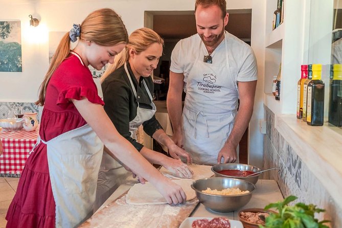 Pizza School Experience from Sorrento - Making Your Own Pizza from Scratch in a Scenic Setting