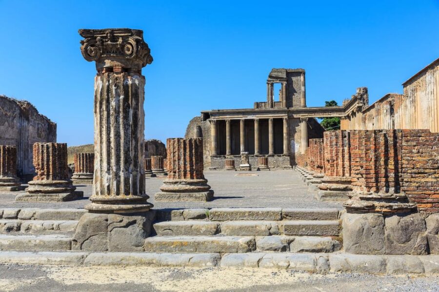 Pompei: Audio guide of the archeological site - Pompeii in 50 Minutes of Audio Narrative