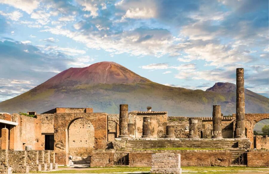 POMPEI SMALL GROUP GUIDED TOUR AND HIDDEN DOMUS - How This Tour Offers a Focused Pompeii Experience