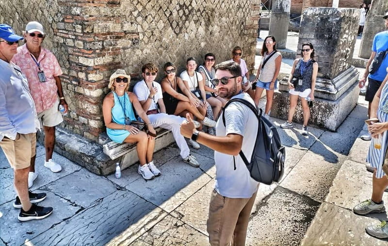 Pompeii: Exclusive Tour with Archaeologist and Entry Tickets - What You See at Porta Marina and the Entrance