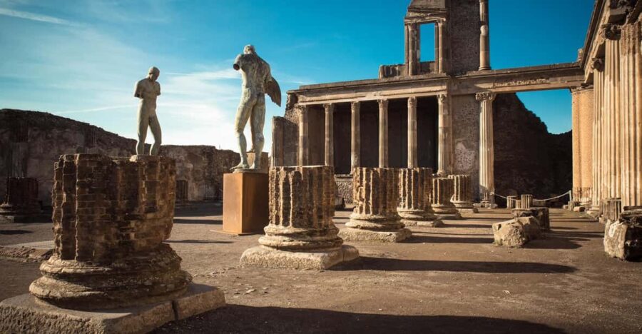 Pompeii & Herculaneum: Skip-the-line & App Audio Guide - Using the App Audio Guide on Your Smartphone