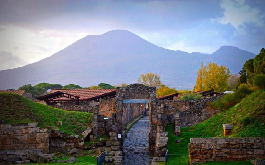 Pompeii: Skip the Line Ticket + Audioguide - Starting Point at Pompeii Scavi Train Station