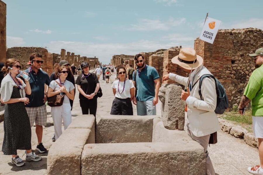 Pompeii small group tour with an Archaeologist for 15 people - How the Tour Starts and Meeting Details