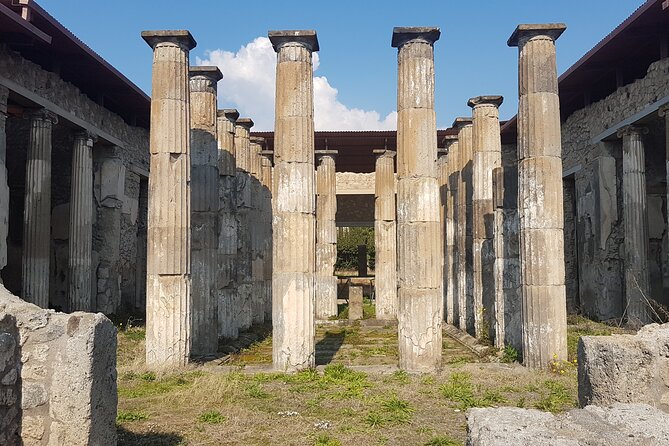 Pompeii Tour with experienced guide - Walking Through the Ancient Streets of Pompeii