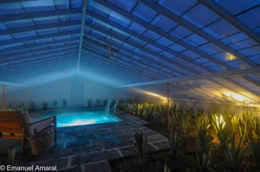 Ponta Delgada: Greenhouse Hot Tube with Pineapple Tour - Starting Point at Herdade do Ananás