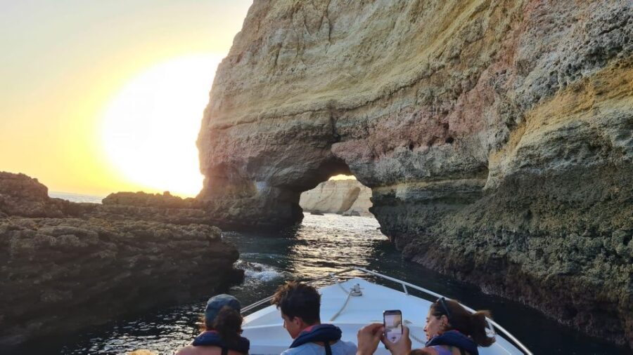 Portimão: Family Gathering - The Portimão Departure Point and Booking Details