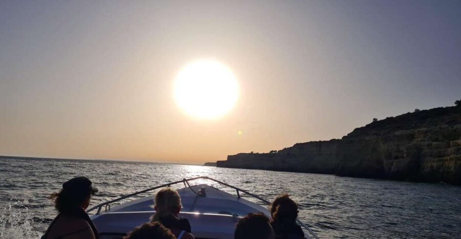 Portimão: Sunset Tour - Starting Point at Carneirinho’s Boat Trips in Portimão