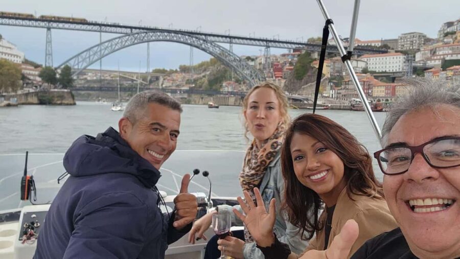 Porto: 6 Bridges Cruise, Welcome Drink & Sunset Option - Exploring the Stops: From the City to the Estuary