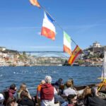 Porto: 6 Bridges Douro River Cruise + Historic Walking Tour - Starting at Fonte dos Leões: Easy Access and Clear Meeting Point