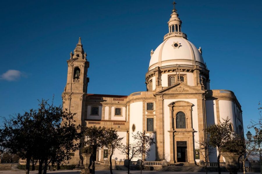 Porto: Braga and Guimarães Private Day Trip with Local - How the Tour Begins: Personal Pickup and Route Tips