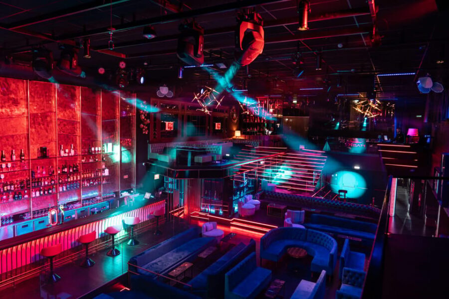 Porto: Cabaret & Pole Shows, offer a Glass of Champagne - Porto’s Top-Rated Entertainment Venue with Spectacular Shows