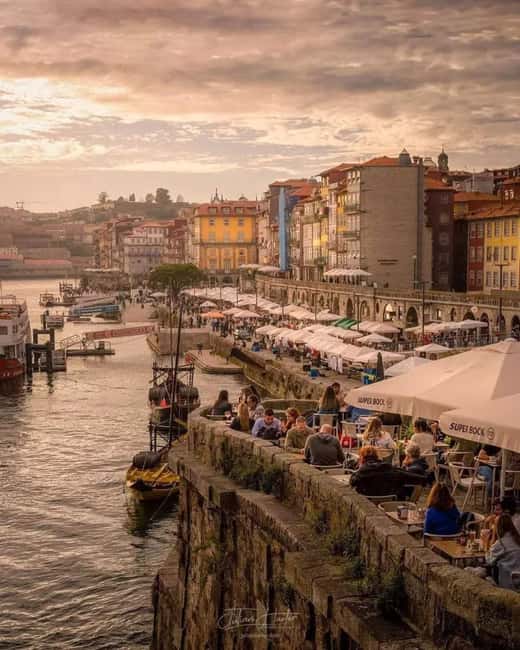 Porto City: Low-Cost Private Tour with Wine Tasting (Special Couples) - Discovering Porto’s UNESCO Heritage District and Historic Sites