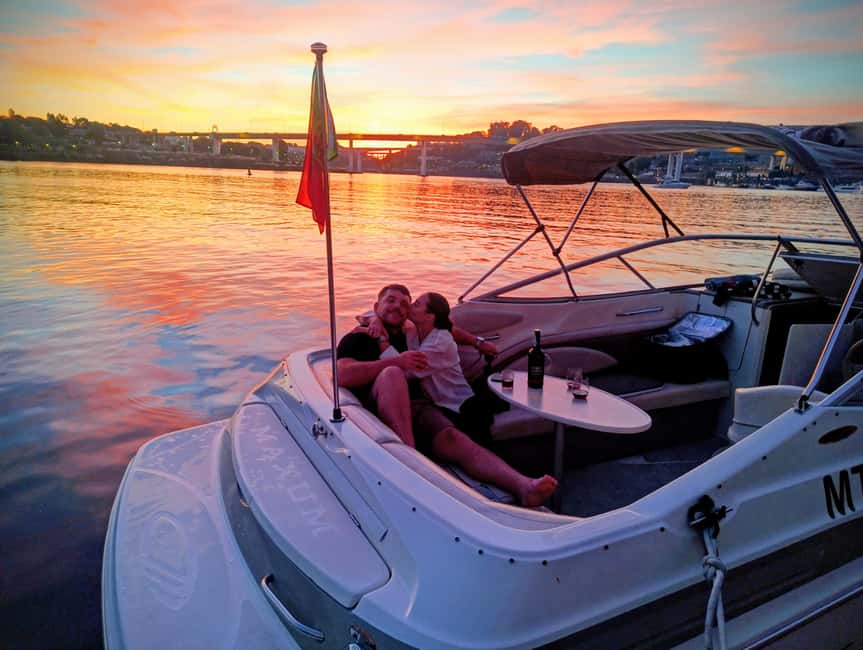 Porto: Douro River Cruise & Boat Tour with Port Wine Tasting - The Boat: Kaombo, a Comfortable and Stable Vessel