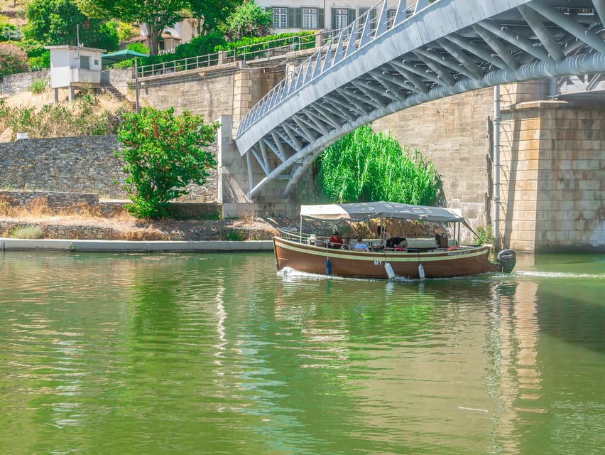 Porto: Douro Valley Private Tour, Tastings, Cruise & Lunch - Visiting the UNESCO Douro Valley: A Scenic Landscape