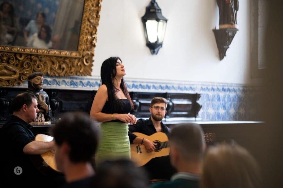 Porto: Fado Show with Guided Tour in a Historic Monastery - Exploring the São Bento da Vitória Monastery