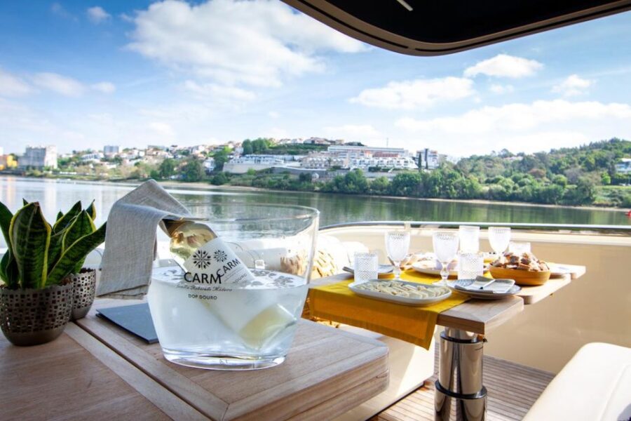 Porto: FULLDAY Private Luxury Yacht in the Douro - From Douro Marina to the Entrance of the Douro River