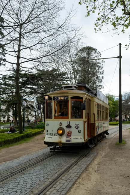 Porto Highlights and Tram - Private Tour - Starting Point at Praça da Liberdade and the Avenue of Allies