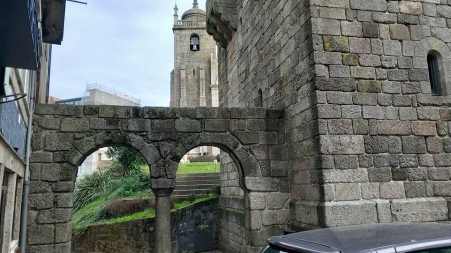 Porto Historic Center: Small Group Walking Tour & Cathedral - Starting Point at Porto’s Town Hall Sets the Tone