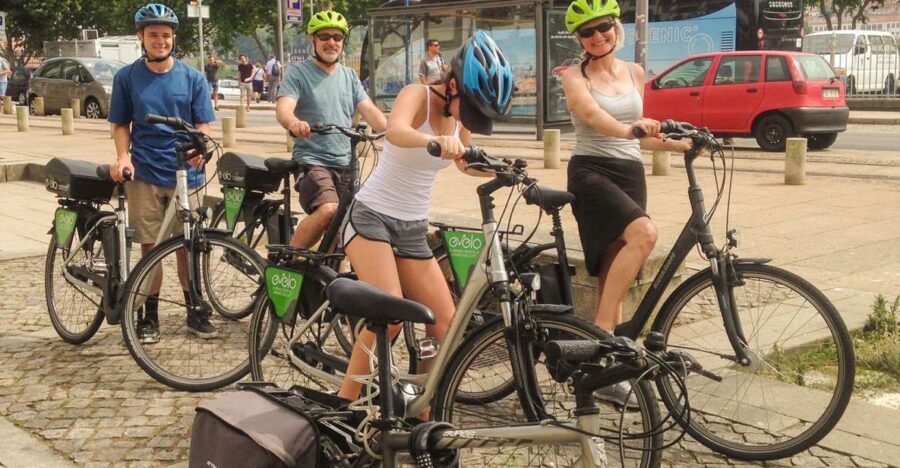 Porto: Historic e-Bike Tour with a guide - Exploring Miragaia and the Parish Church of Massarelos
