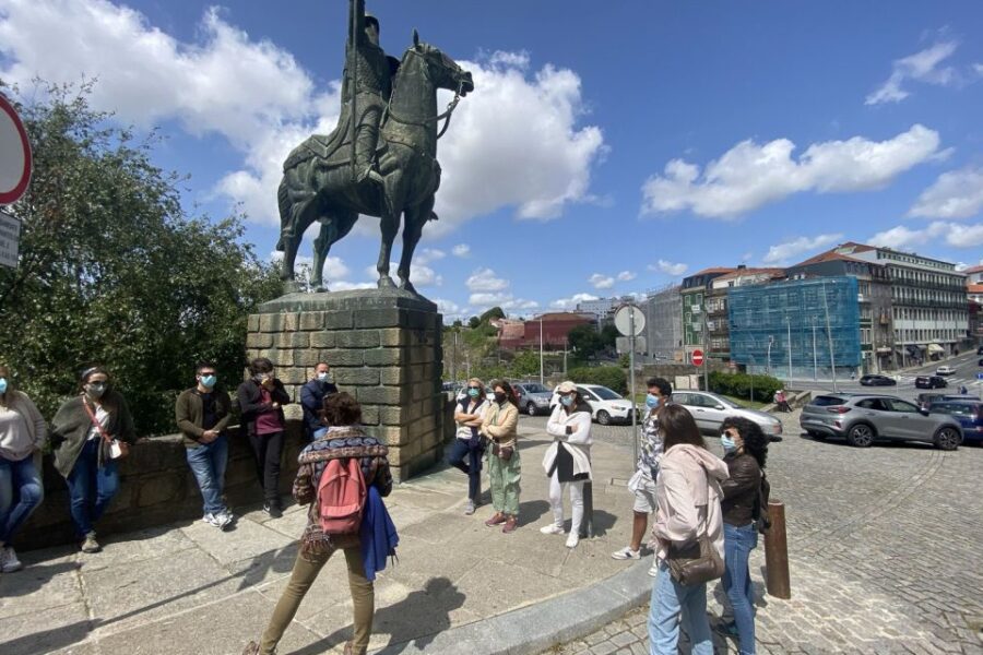 Porto: Historical Center Walking Tour - Starting Point for a Historic Walkthrough