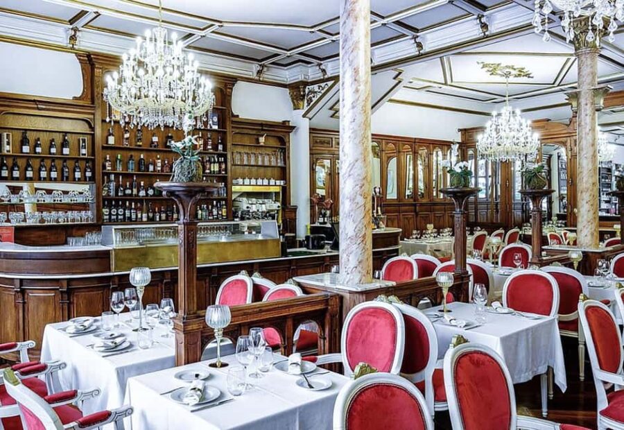 Porto: New Year's Eve Dinner 2025/2026 in downtown Porto - Special Menu - Celebrating New Year’s Eve in Porto’s Historic RC Restaurant