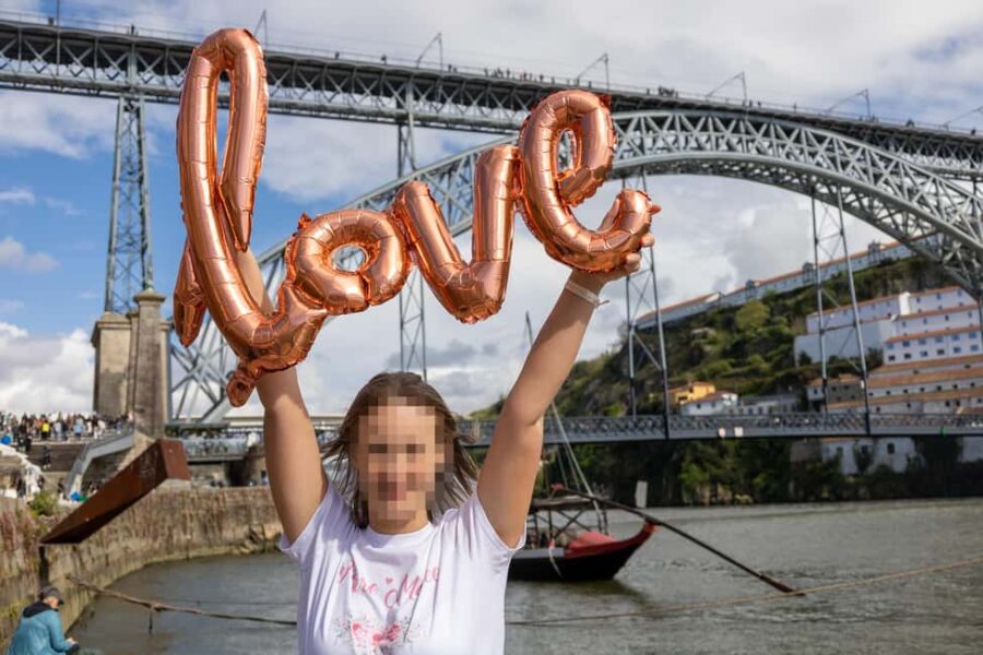 Porto: Photo sessions in Porto for groups or individuals. - Iconic Porto Spots and Scenic Backdrops
