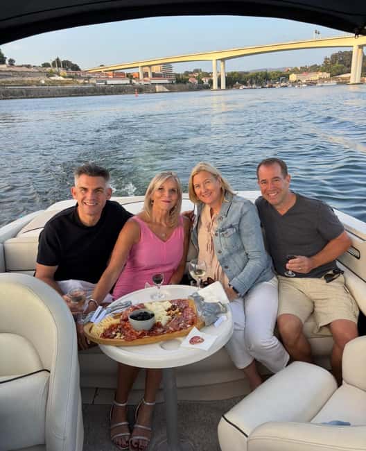 PORTO: Private Cruise on Douro - up to 6 people-2/3 hour - The Elegant Yacht "Giorgio" Sets the Scene