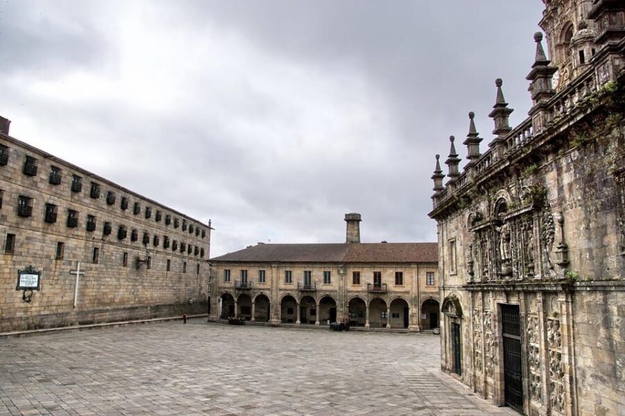 Porto: Private & Customizable Trip to Santiago de Compostela - Exploring Santiago de Compostelas UNESCO-Listed Old Town