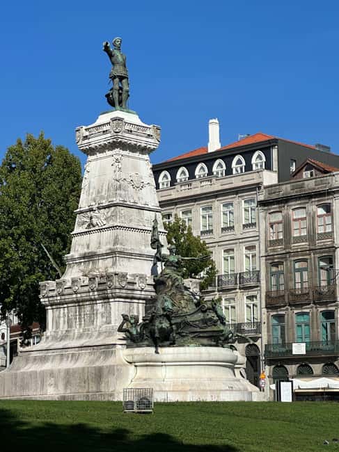 Porto Private Walking tour - Exploring Rua das Flores and the Market Scene
