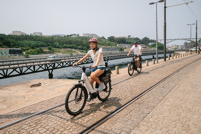 Porto Riverbank E-Bike Tour - Atlantic Coast, Gardens - Picturing Porto’s Fisherman Past in Miragaia