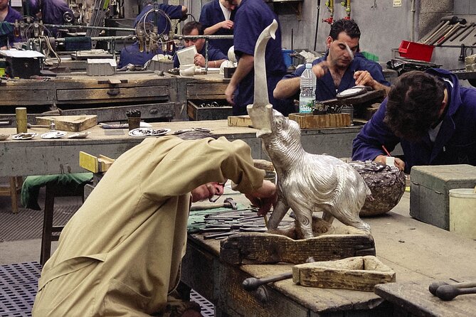 PORTO: Tour to the world of silver in a century-old workshop - The Showroom: A Visual Display of Silver Art