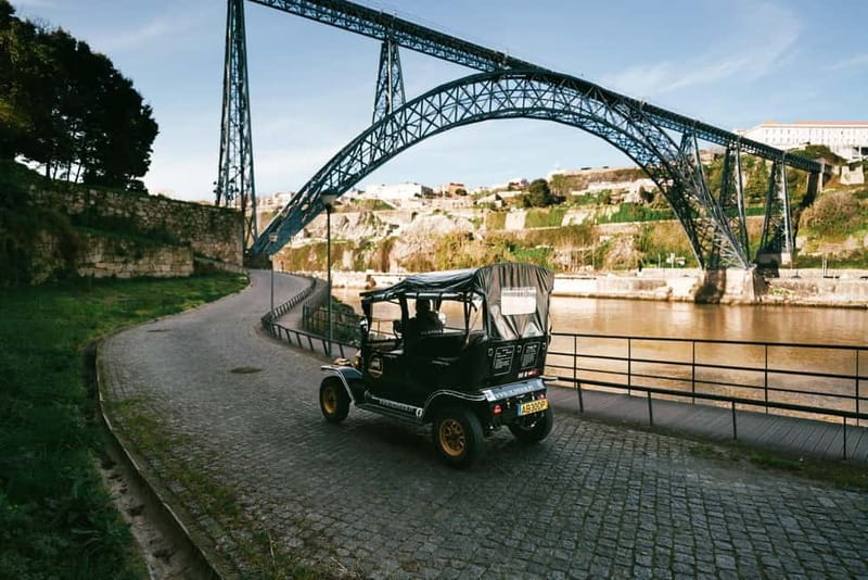 Porto: Wine Tastings (Green Wine) & Lunch & Porto Old Tour - Starting Point at McDonalds - Imperial in Porto