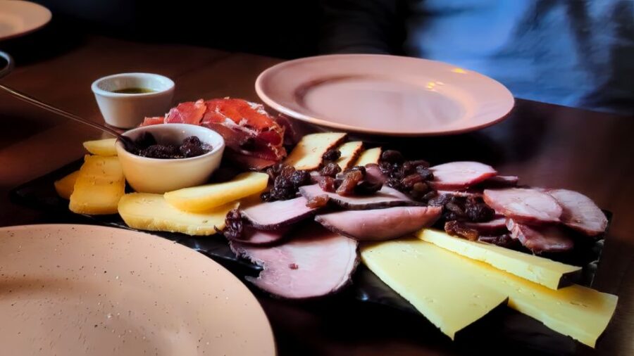 Porto: Wine Tour & One Hour Fado Show | All Included - The Tours Starting Point at Fonte dos Leões