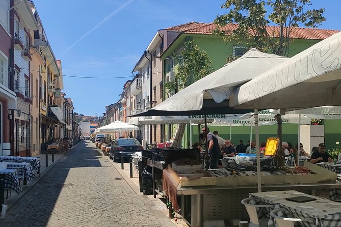 Porto with a Local Private City Tour and Lunch - Starting Point: Convenient Meeting at Starbucks in Porto