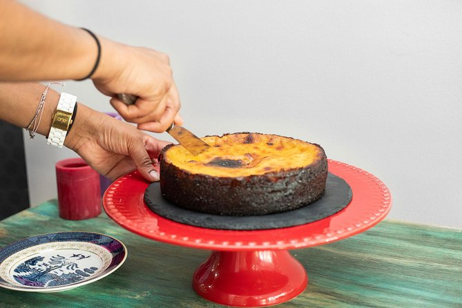 Portuguese Home Dining Experience in Lisbon with a Local, Paula - Tasting Portuguese Wines from a 200-Year-Old Winery