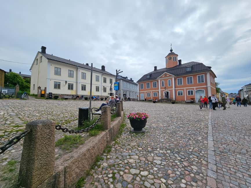 Porvoo Old Town&Riverside Heritage Guided Tour from Helsinki - Visiting the Iconic Porvoo Cathedral
