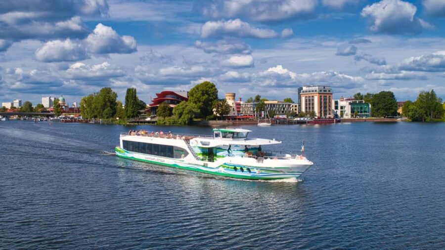 Potsdam: 2-Hour Wannsee Cruise - Viewing the Magnificent Mansions and Castles Along the Havel