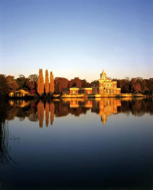 Potsdam: 5-Hour-Tour "Parks & Palaces" from Berlin by VW-Bus - Comfortable Transportation in a VW Bus