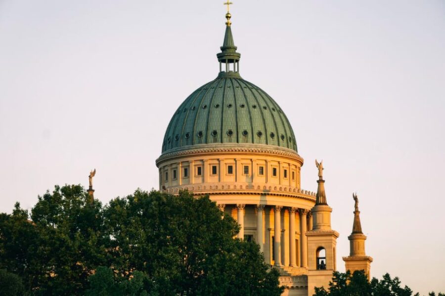 Potsdam: Capture the most Photogenic Spots with a Local - Meeting Point at the French Church in Potsdam
