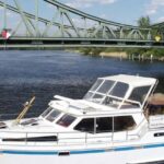 Potsdam: Yacht Cruise - Lakes of Berlin - Castles & Nature - The Scenic Route: From Potsdam to the Glienicke Bridge and Peacock Island