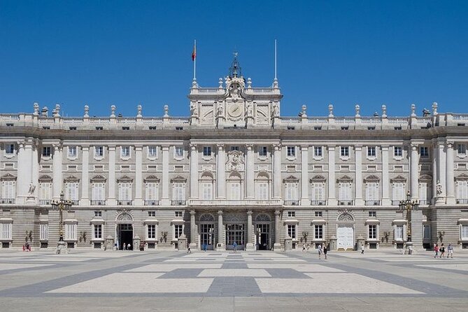 Prado Museum & Royal Palace: Madrid Guided Tour in English - Inside the Prado Museum: Masterpieces by Velazquez, Goya, and Rubens