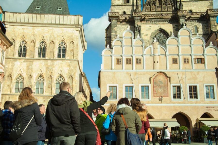 Prague: 3-Hour Old Town and Prague Castle Tour in German - Visiting the Old Town Square and the Astronomical Clock