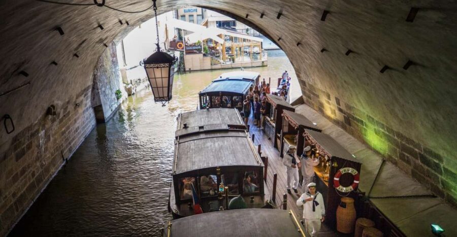 Prague: 3Hour Castle Grounds Walking Tour and River Cruise - Starting Point in Old Town: Tynska 7