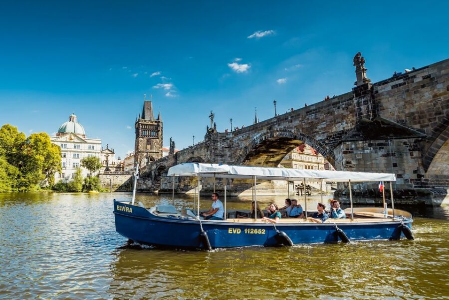 Prague: 45-Minute Sightseeing Cruise to Devil's Channel - Starting the Journey at Ech Bridge and Pier 6