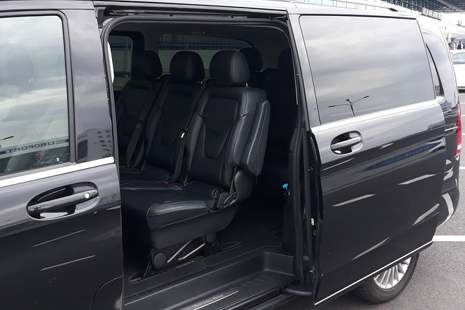 Prague Airport Private Arrival Transfer - Choosing the Right Vehicle for Your Group Size